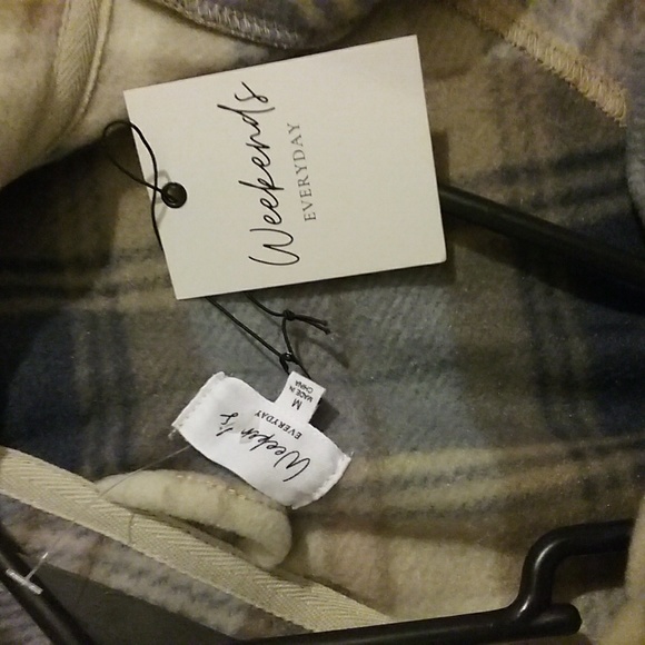 Weekends Everyday NWT Flannel Shacket M - Picture 7 of 7